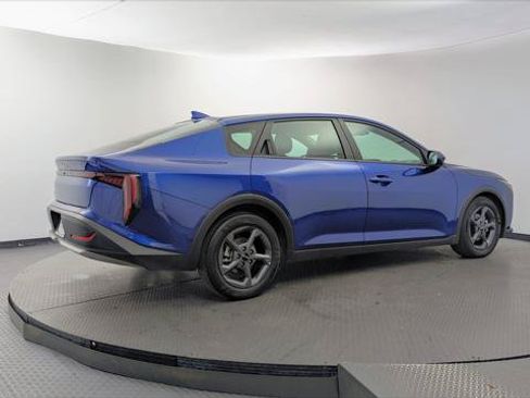 Used 2025 Kia K4 FWD image 8