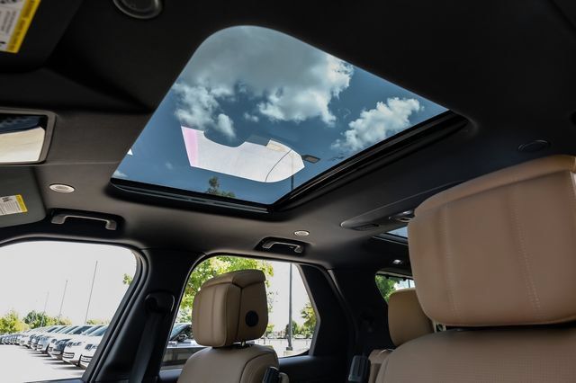 New 2026 Land Rover Discovery Limited Edition AWD/4WD image 5