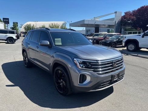 Used 2024 Volkswagen Atlas SE FWD image 4