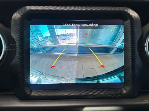 Used 2021 Jeep Wrangler Unlimited Sahara image 30