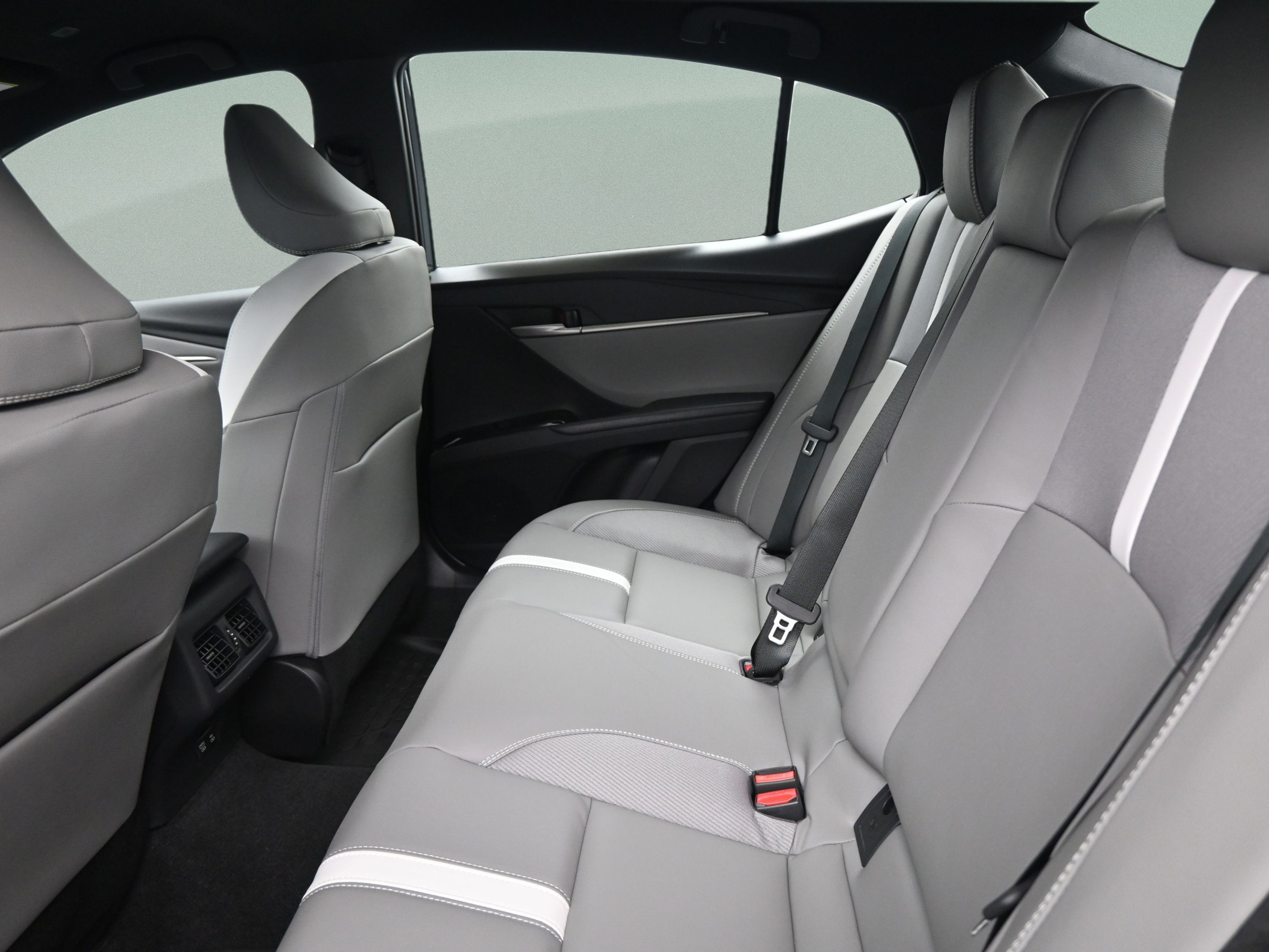 Used 2026 Toyota Camry SE w/ Convenience Package FWD image 32