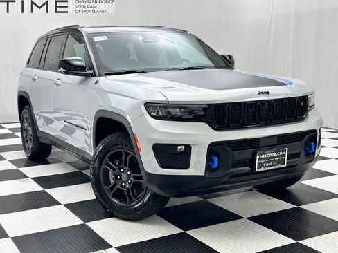 New 2025 Jeep Grand Cherokee Trailhawk w/ Advanced Protech Group II image 1
