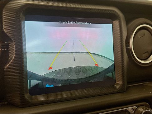 Used 2023 Jeep Wrangler Sahara image 23