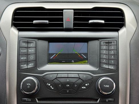 Used 2018 Ford Fusion S image 23