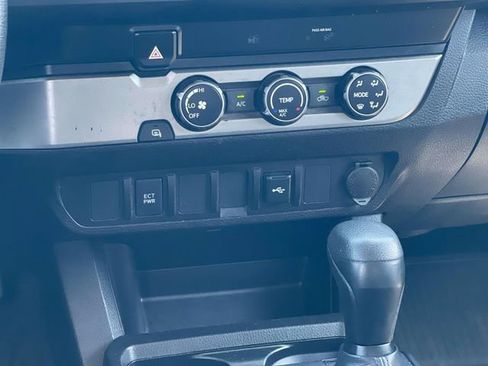 Used 2022 Toyota Tacoma SR w/ SR Convenience Package RWD image 16