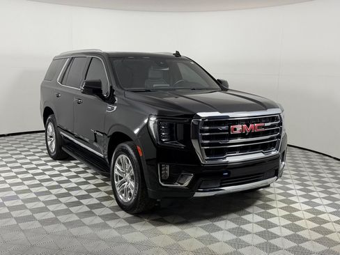 Used 2024 GMC Yukon SLT w/ SLT Premium Package AWD/4WD image 3