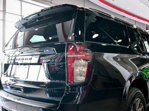 Used 2022 Chevrolet Suburban Z71 AWD/4WD image 11