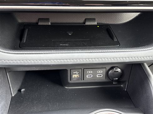 Used 2023 Toyota Highlander L image 23