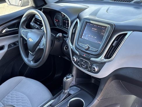 Used 2020 Chevrolet Equinox LS image 24