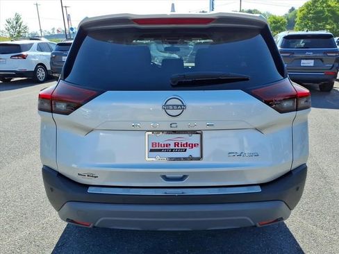 Used 2023 Nissan Rogue SV AWD/4WD image 5
