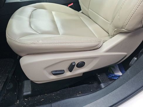 Used 2019 Ford Explorer XLT w/ Equipment Group 202A image 18