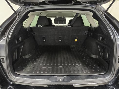 Used 2023 Subaru Outback Premium image 17