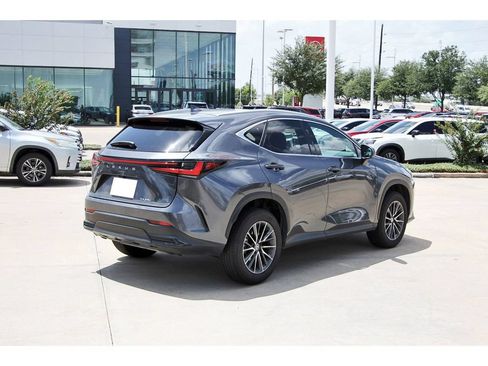 Used 2025 Lexus NX 250 FWD w/ Towing Package (2000 Lbs) image 5