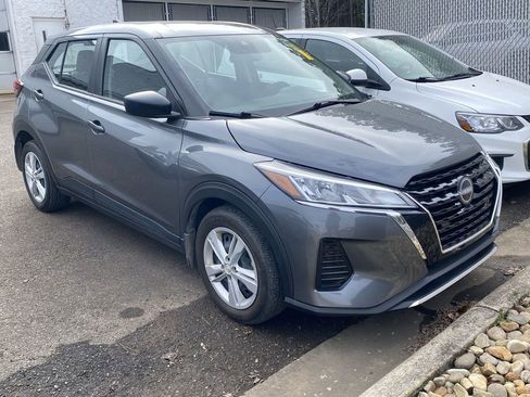 Used 2024 Nissan Kicks S image 4