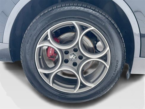 Used 2023 Alfa Romeo Stelvio Ti image 52