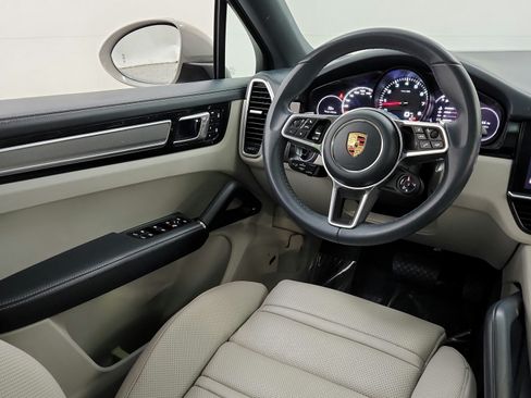 Used 2023 Porsche Cayenne Platinum Edition AWD/4WD image 22