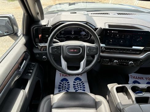 Used 2025 GMC Sierra 1500 SLT AWD/4WD image 9