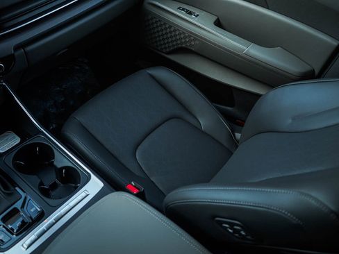 New 2026 Kia Carnival EX FWD image 27