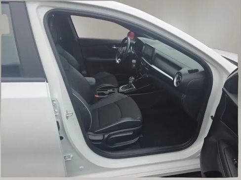 Used 2023 Kia Forte GT-Line w/ GT-Line Technology Package FWD image 7