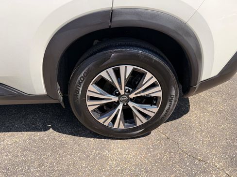 Used 2023 Nissan Rogue SV AWD/4WD image 12