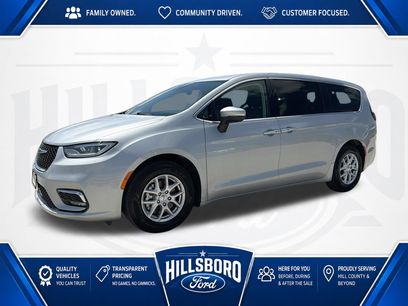 Used 2023 Chrysler Pacifica Touring-L