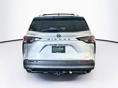 Used 2024 Toyota Sienna XLE w/ XLE Plus Package AWD/4WD image 7