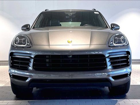 Used 2023 Porsche Cayenne AWD/4WD image 13