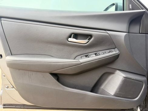 Used 2025 Nissan Sentra SV w/ All-Weather Package FWD image 13