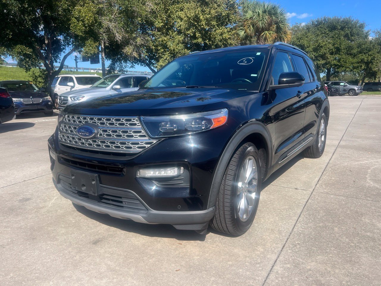 Used 2021 Ford Explorer Limited w/ Equipment Group 301A RWD image 1