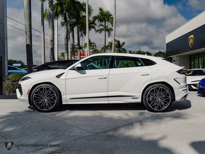 Used 2026 Lamborghini Urus SE AWD/4WD image 2