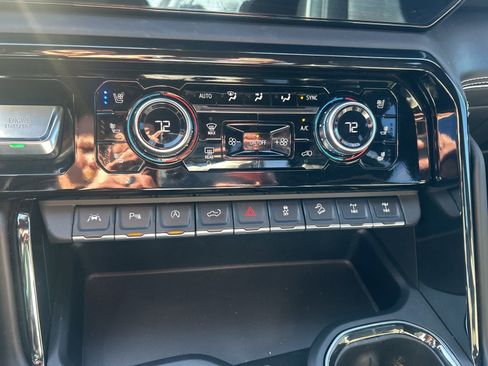 Used 2024 GMC Sierra 1500 AT4X image 28