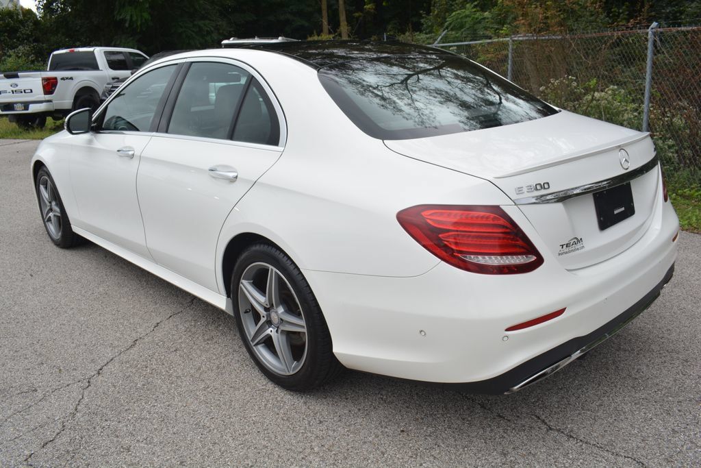 Used 2017 Mercedes-Benz E 300 4MATIC image 7