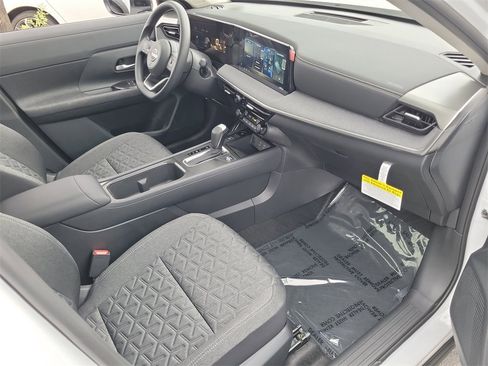 New 2026 Nissan Kicks SV w/ SV Premium Package image 12