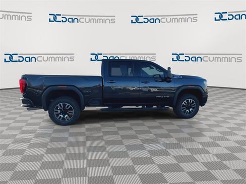 Used 2020 GMC Sierra 2500 AT4 w/ AT4 Premium Package image 9