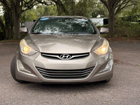 Used 2015 Hyundai Elantra Limited w/ Option Group 05 FWD image 2