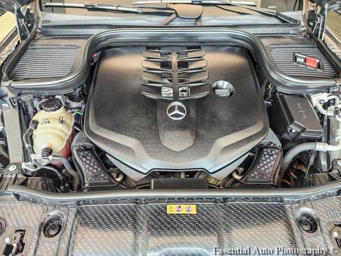 Used 2021 Mercedes-Benz GLS 580 4MATIC image 29