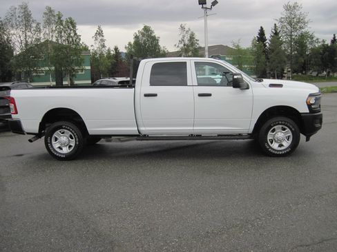 Used 2024 RAM 2500 Tradesman AWD/4WD image 4