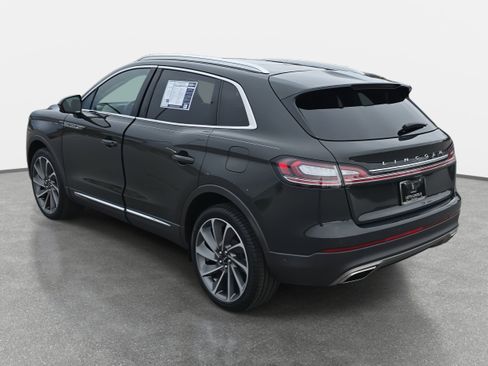 Used 2022 Lincoln Nautilus Reserve w/ Equipment Group 201A image 7