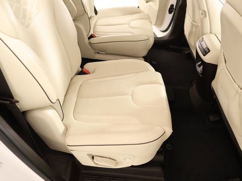Used 2020 Hyundai Palisade Limited FWD image 16