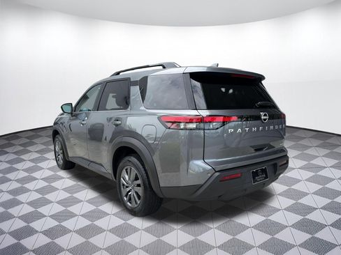 Used 2025 Nissan Pathfinder SV AWD/4WD image 3