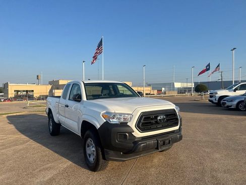 Used 2023 Toyota Tacoma SR RWD image 2