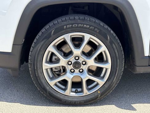 Used 2025 Jeep Compass Limited AWD/4WD image 12