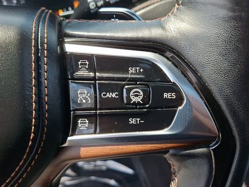 Used 2022 Jeep Grand Cherokee Summit w/ Advanced Protech Group IV AWD/4WD image 25