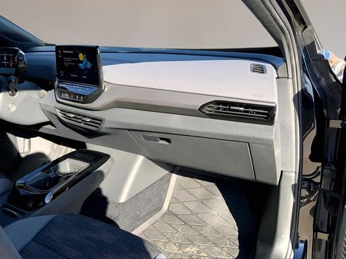 Used 2022 Volkswagen ID.4 Pro image 17