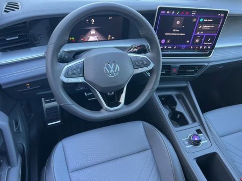 New 2026 Volkswagen Tiguan SE R-Line FWD image 32