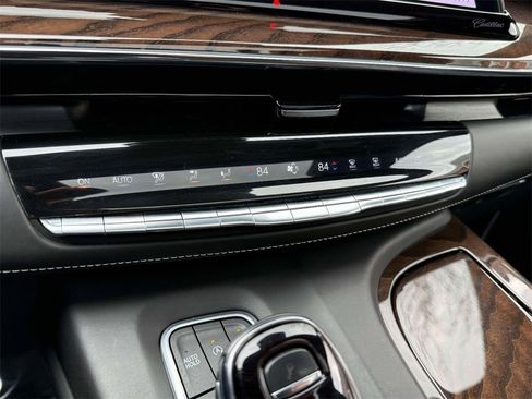 Used 2022 Cadillac Escalade ESV Premium Luxury Platinum image 27