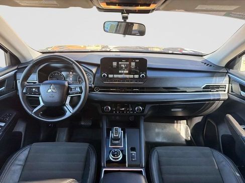 Used 2023 Mitsubishi Outlander SE AWD/4WD image 21