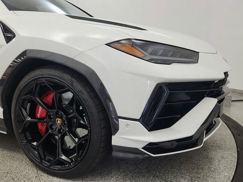 Used 2023 Lamborghini Urus Performante AWD/4WD image 34