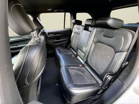 Used 2024 Jeep Grand Cherokee Altitude image 21