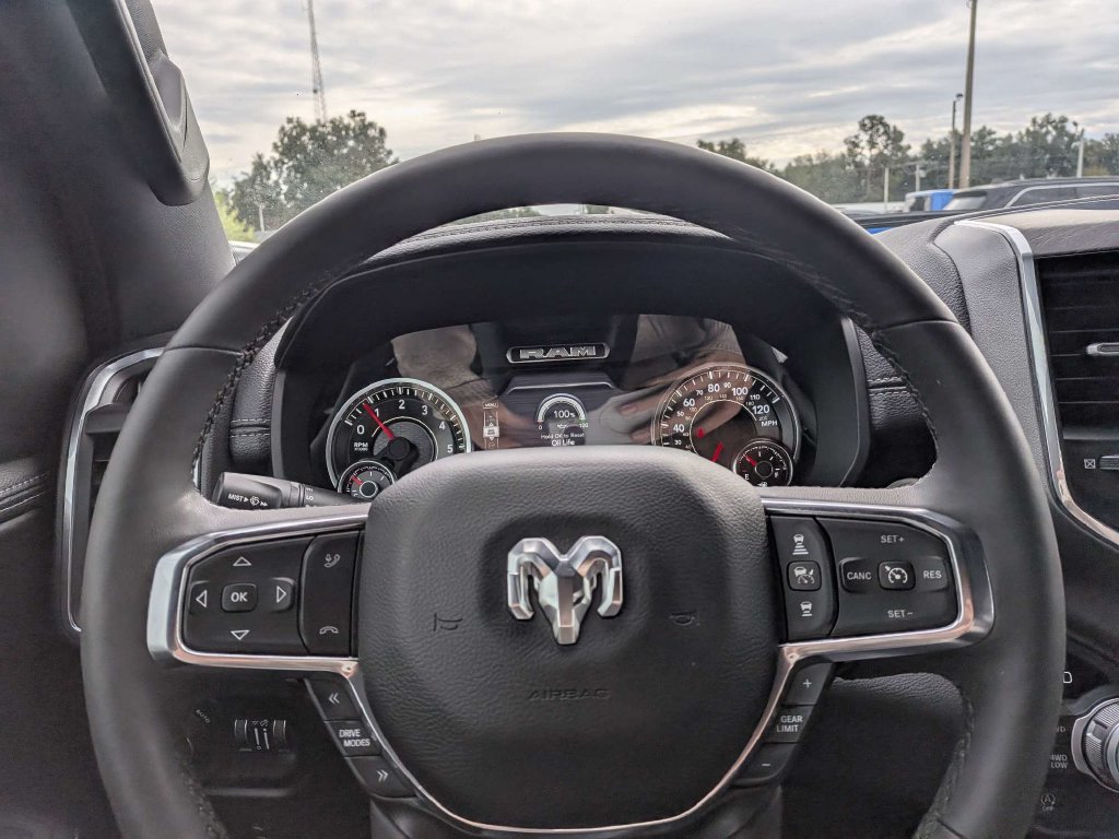 Used 2025 RAM 1500 Laramie AWD/4WD image 23